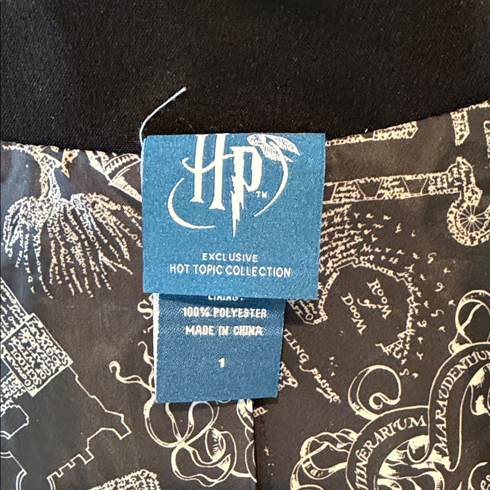 Torrid Harry Potter Black & Gold Embroidered Capelet Coat, Size 1 (XL) - Picture 5 of 16